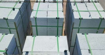 江门 芝麻白花岗岩5公分地铺石 花岗岩厂家工厂装车日常