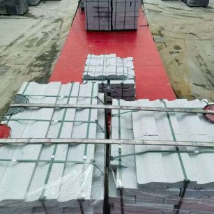 江门 芝麻白仿形加直形路沿石出货日常