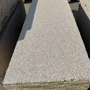 江门 黄金麻花岗岩荔枝面毛板，半成品