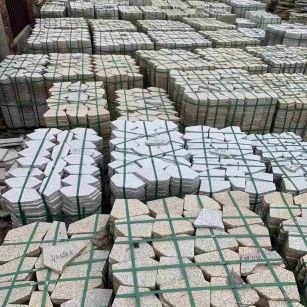 江门 黄金麻白麻花岗岩荔枝面地铺石(冰裂纹)