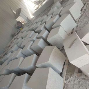 江门 白麻花岗岩异形坐凳