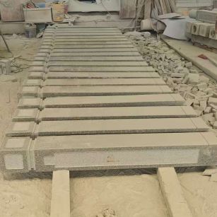 江门 芝麻白异形加工雕刻-栏杆大柱，方柱