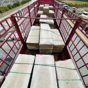 江门 黄金麻花岗岩荔枝面，光面毛板装车完成