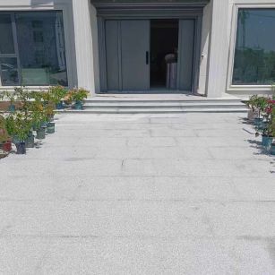 江门 芝麻白花岗岩地铺石地面铺装