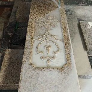 江门 黄金麻花岗岩异形加工雕刻栏杆大柱