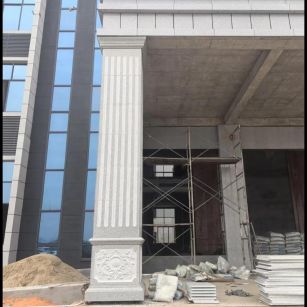 江门 芝麻白光面花岗岩门楼大柱（罗马柱）配雕花底座