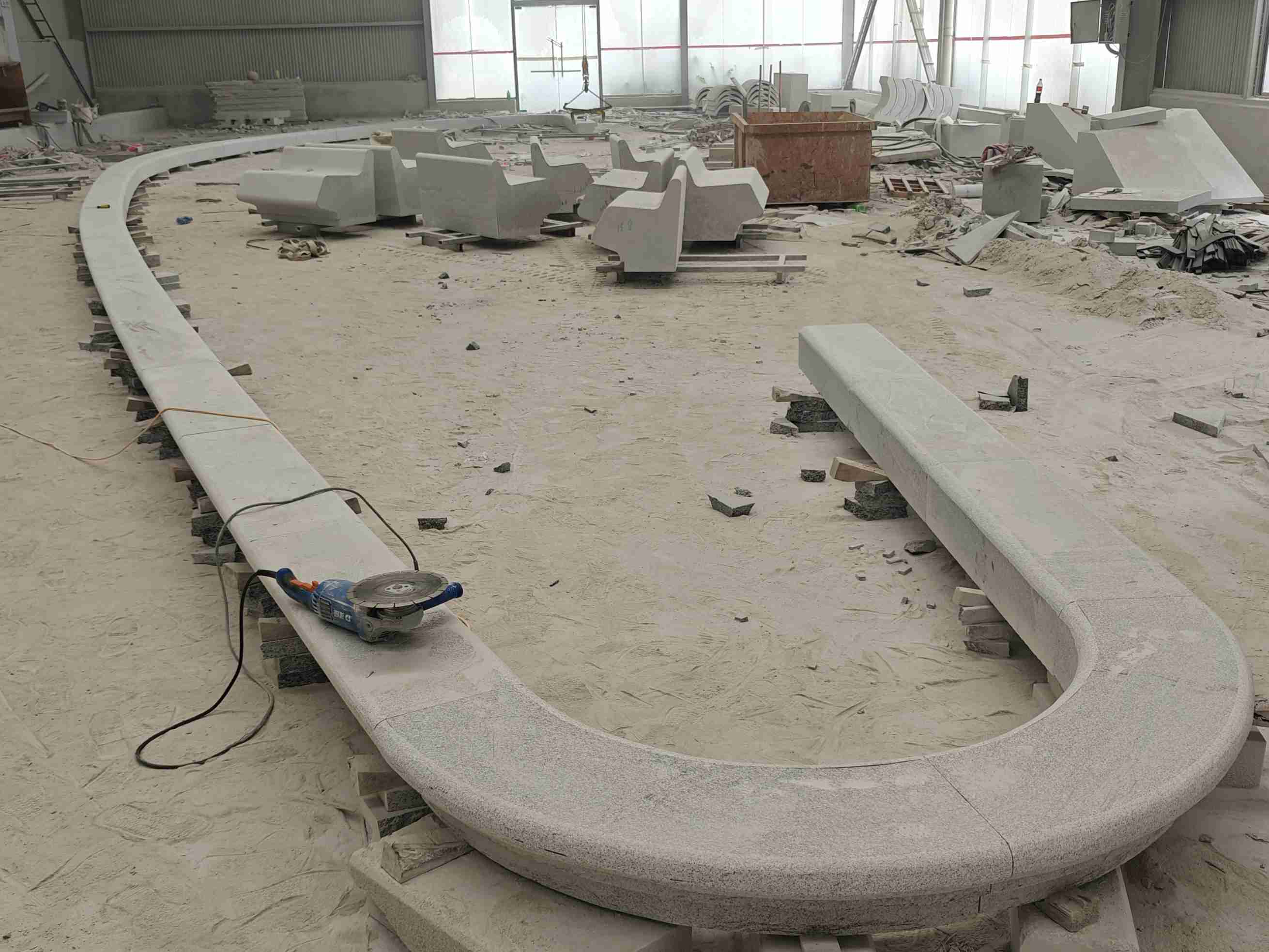 江门 芝麻白花岗岩弧形花坛石，坐凳石