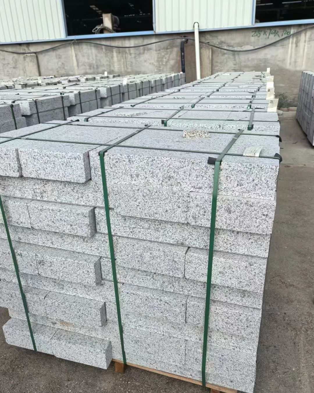 江门 白麻花岗岩路沿石，弧形路沿石，道牙石，马路牙子，界石，路缘石，平沿石，直岩石，平缘石等