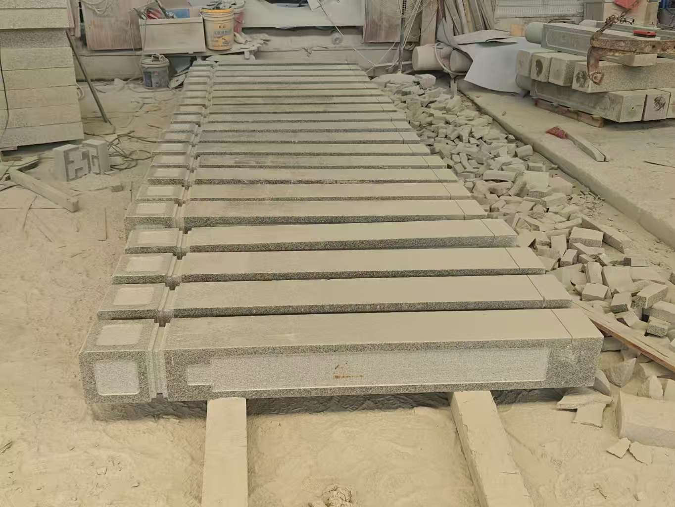 江门 芝麻白异形加工雕刻-栏杆大柱，方柱