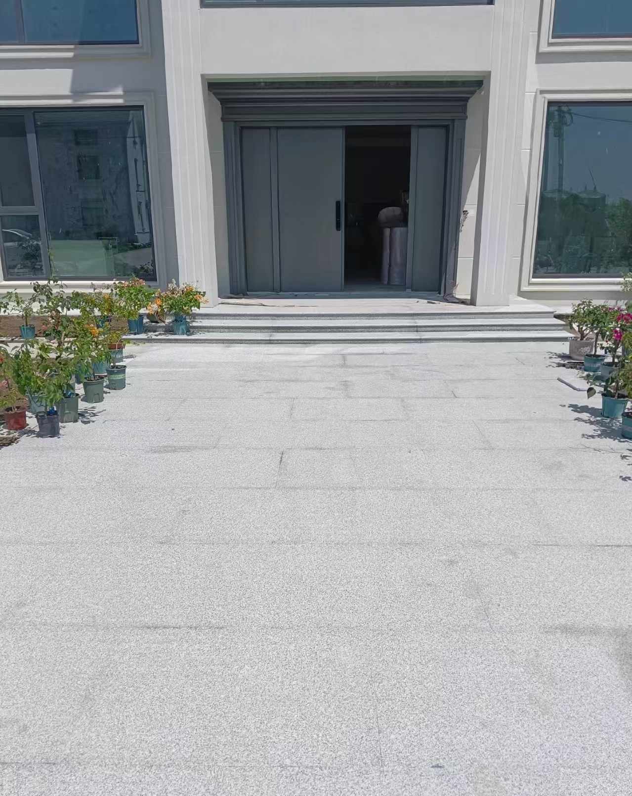 江门 芝麻白花岗岩地铺石地面铺装