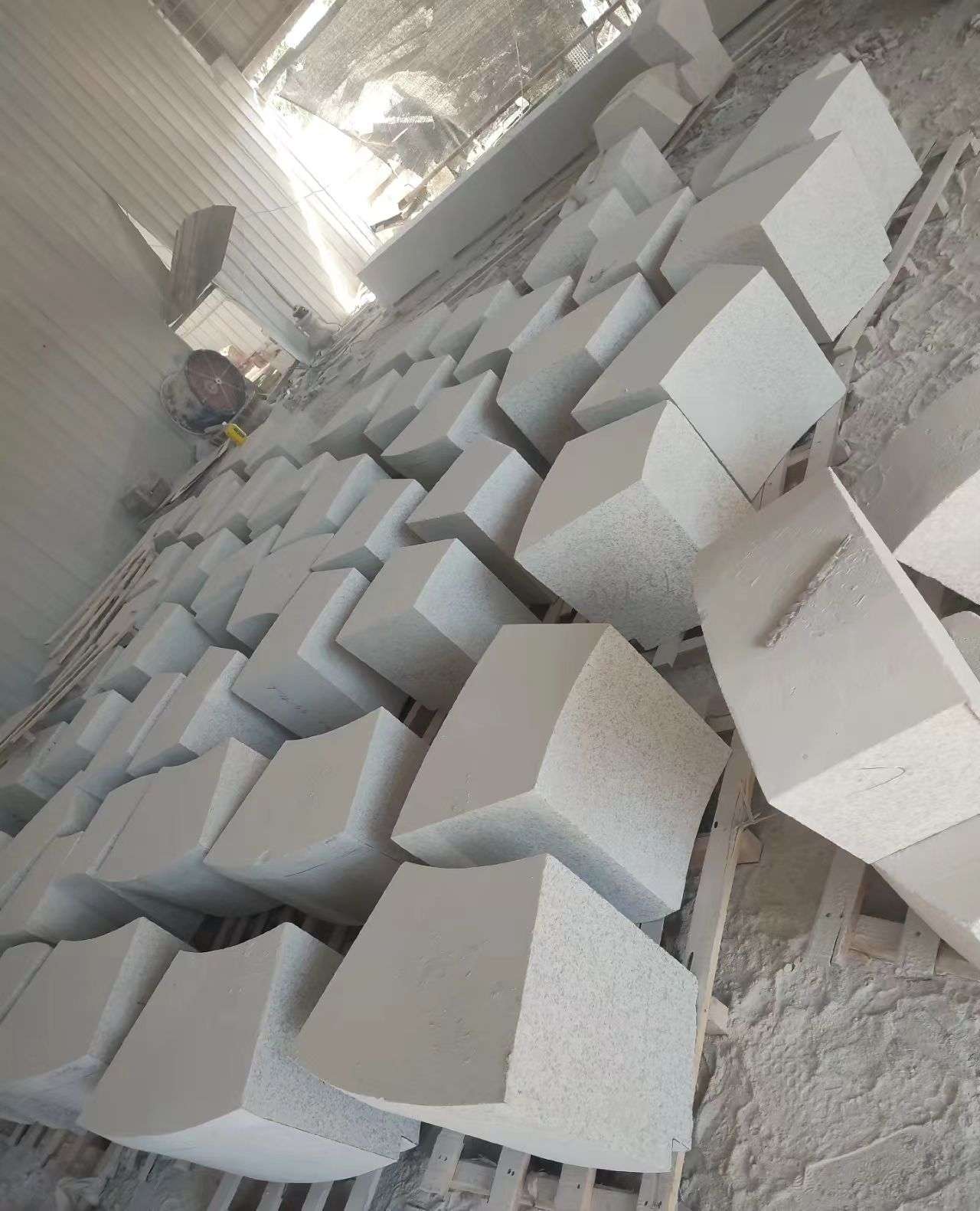 江门 白麻花岗岩异形坐凳