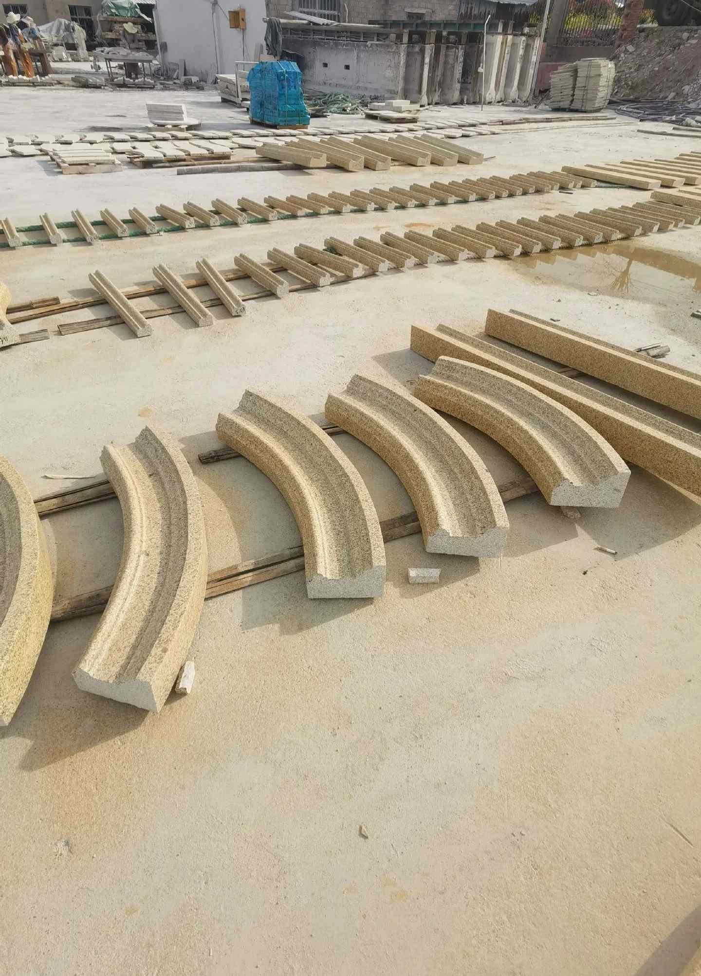 江门 黄金麻花岗岩别墅线条