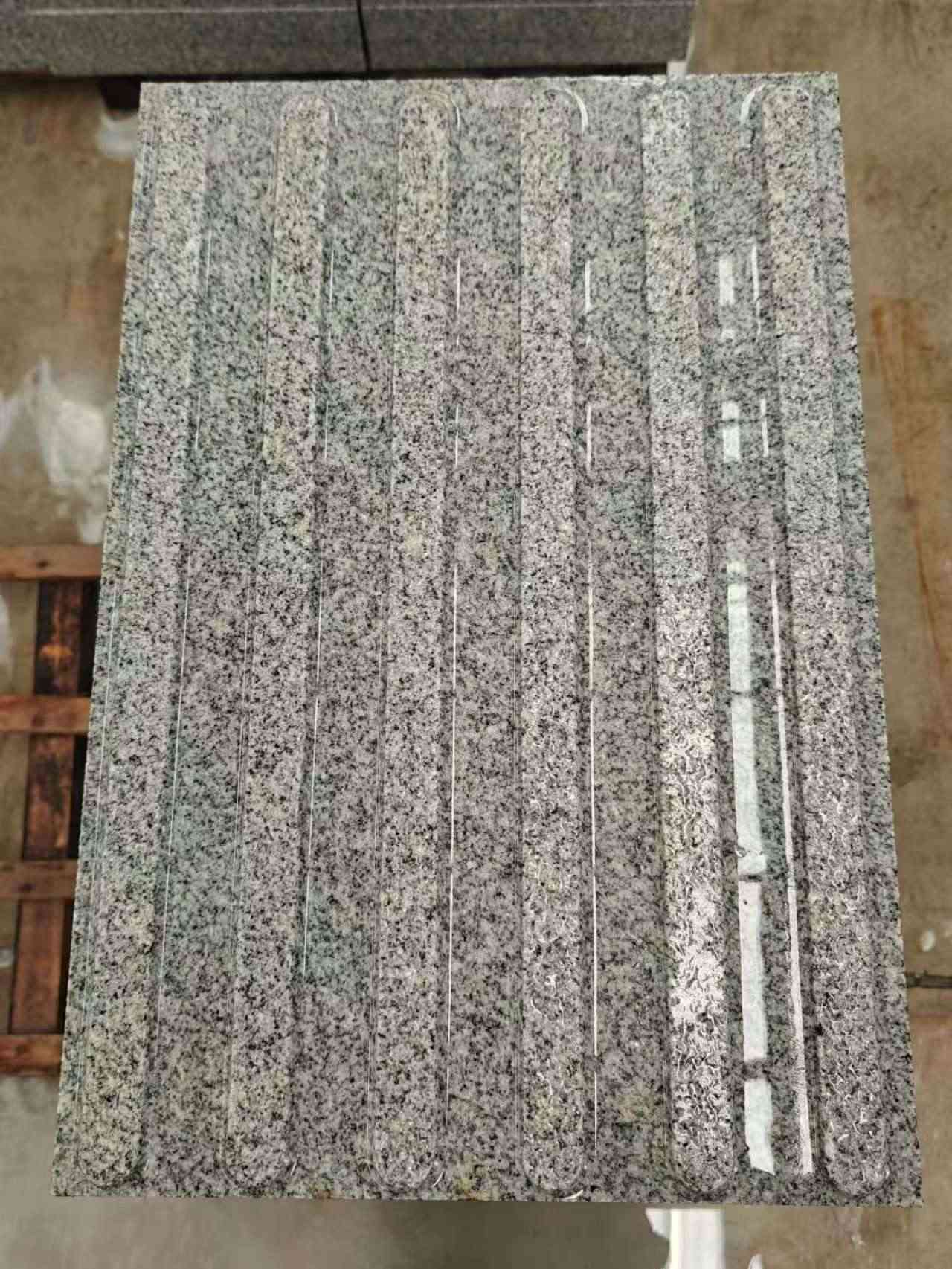 江门 芝麻白花岗岩荔枝面雕刻盲道，盲条