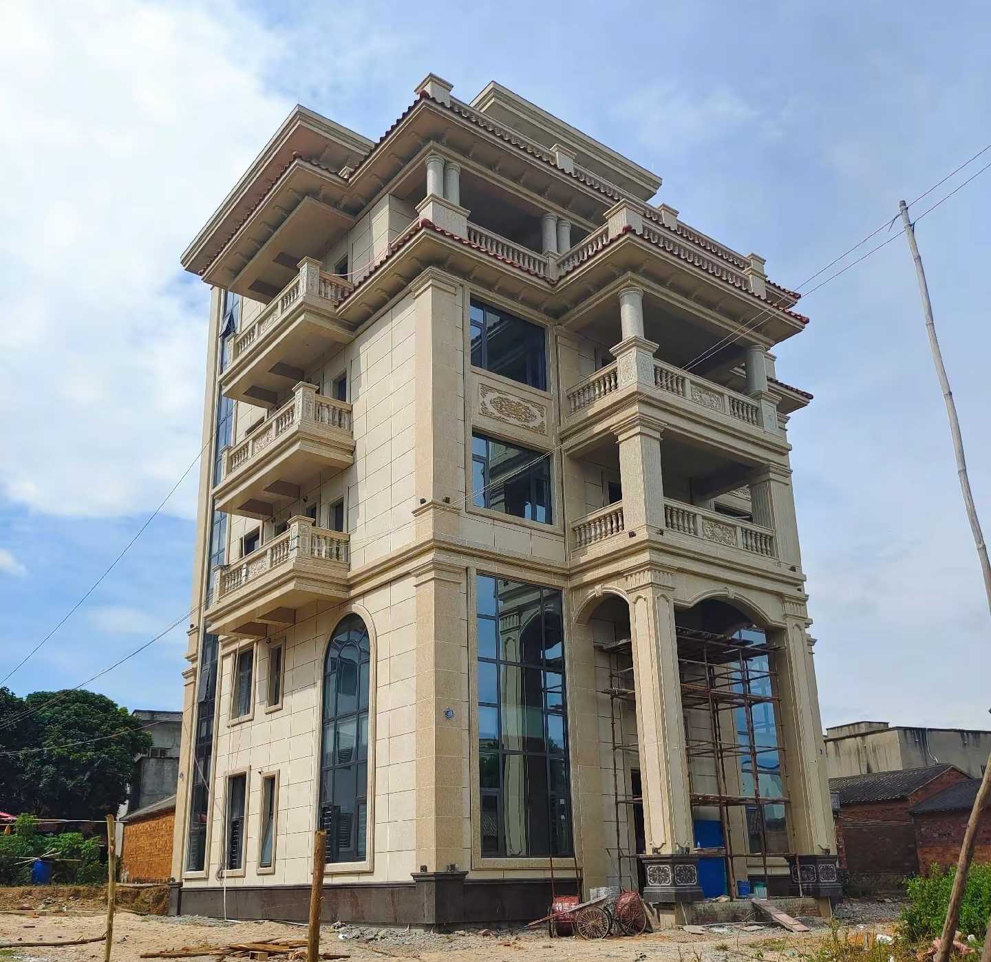 江门 黄金麻花岗岩石材别墅外墙干挂搭配（雕花栏杆花瓶柱门楼罗马柱）