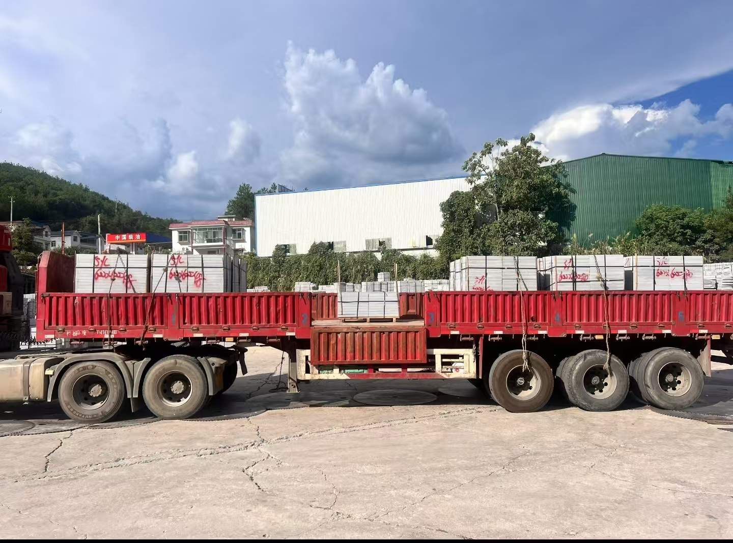 江门 芝麻灰花岗岩地铺石出货日常