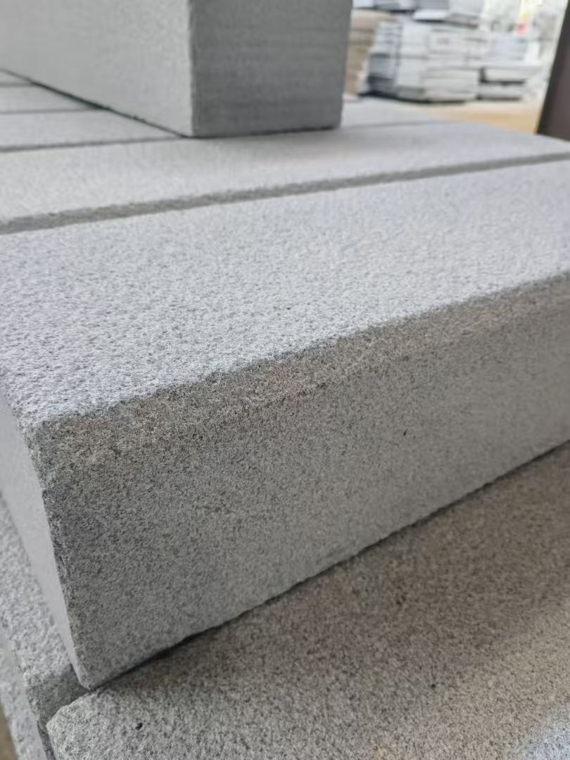 江门 芝麻灰荔枝面路沿石