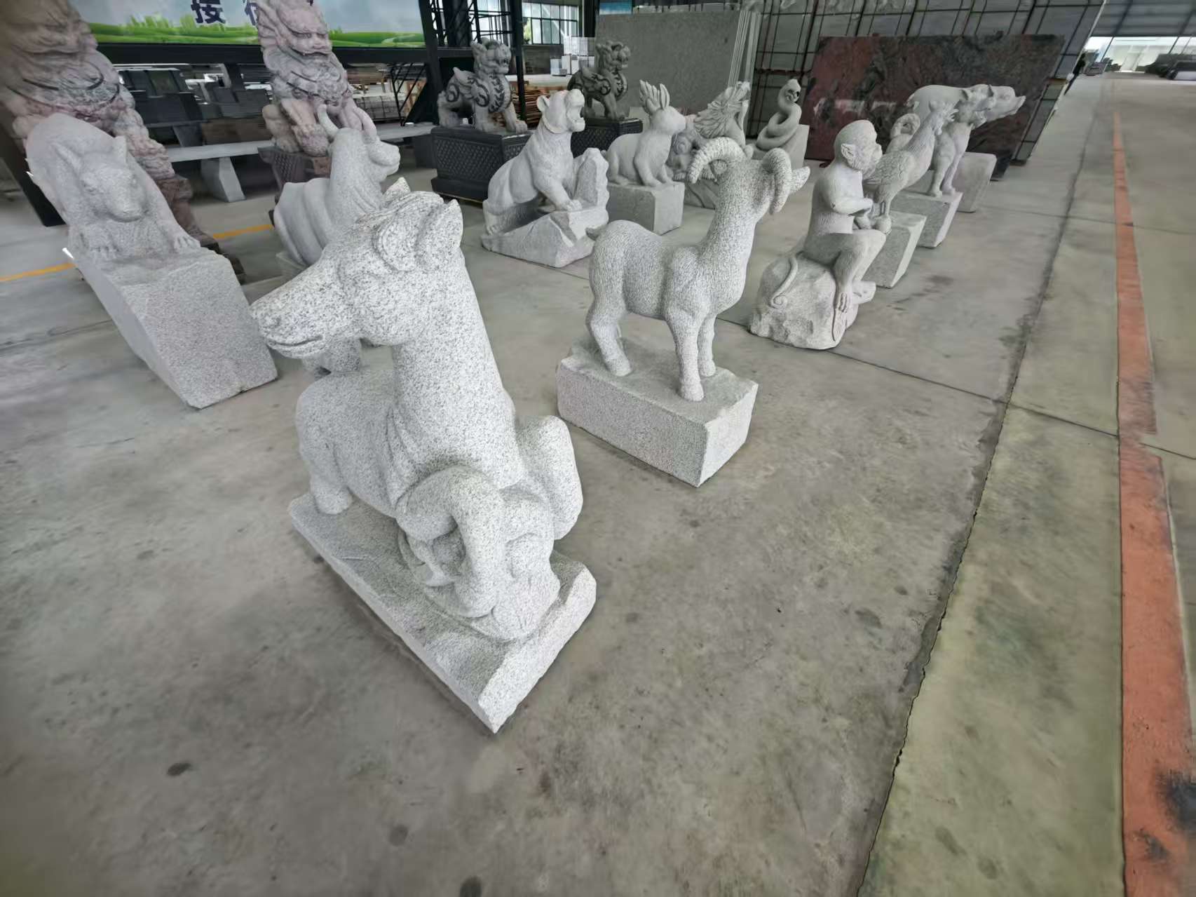 江门 芝麻白花岗岩造型立体雕刻——十二生肖